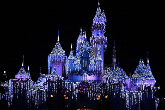 Great theme parks in the United States for celebrating the holidays