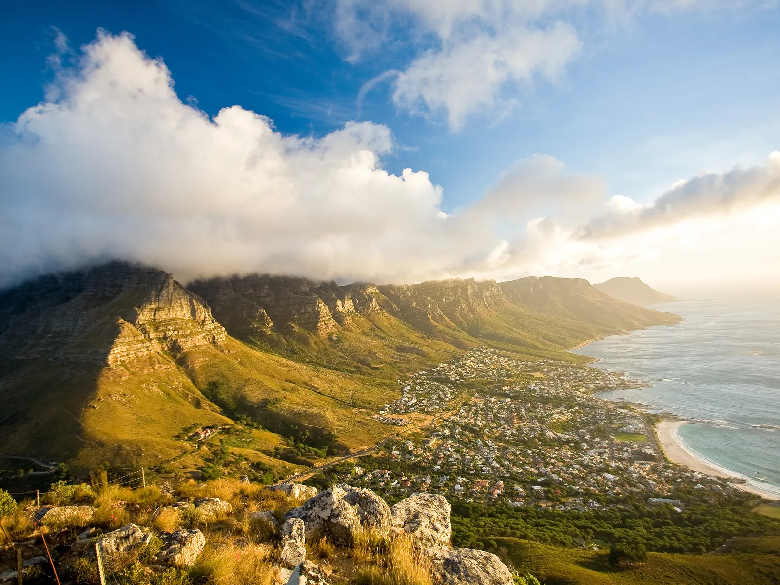 Cape Town, South Africa: A Majestic City Between Mountains and Ocean