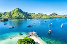 Exploring Indonesia: A Luxurious and Diverse Escape Across 17,000 Islands