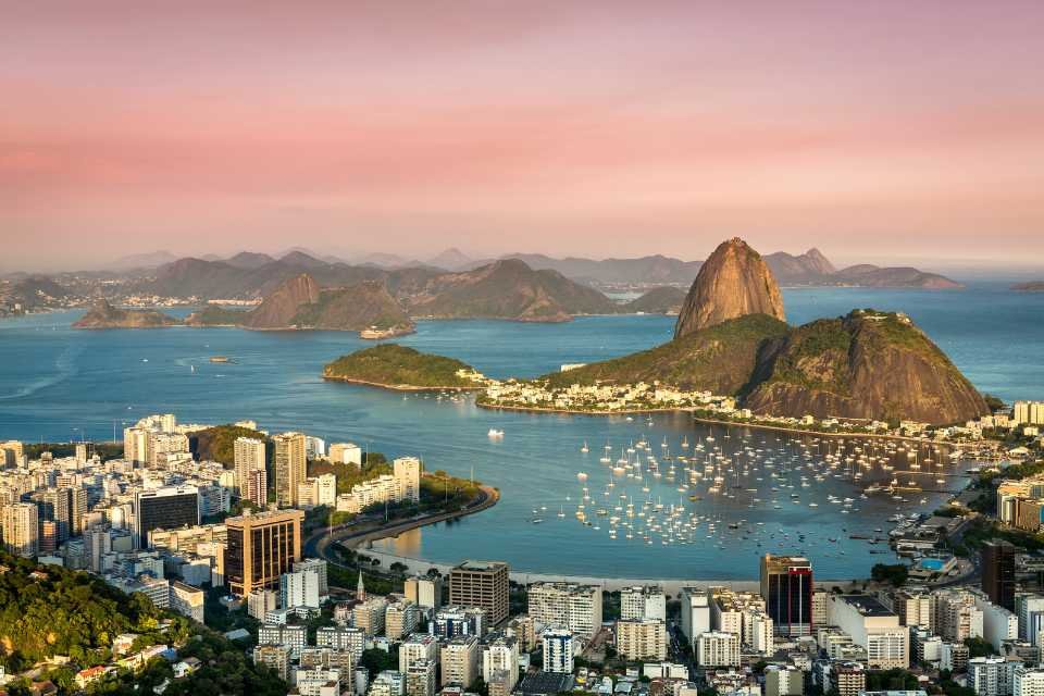 🌞 Rio de Janeiro: The Ultimate Blend of Natural Beauty and Vibrant Culture