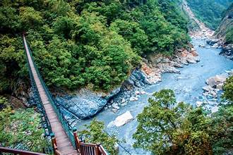 Taroko Gorge: Taiwan’s Marble Wonderland of Cliffs, Temples & Trails